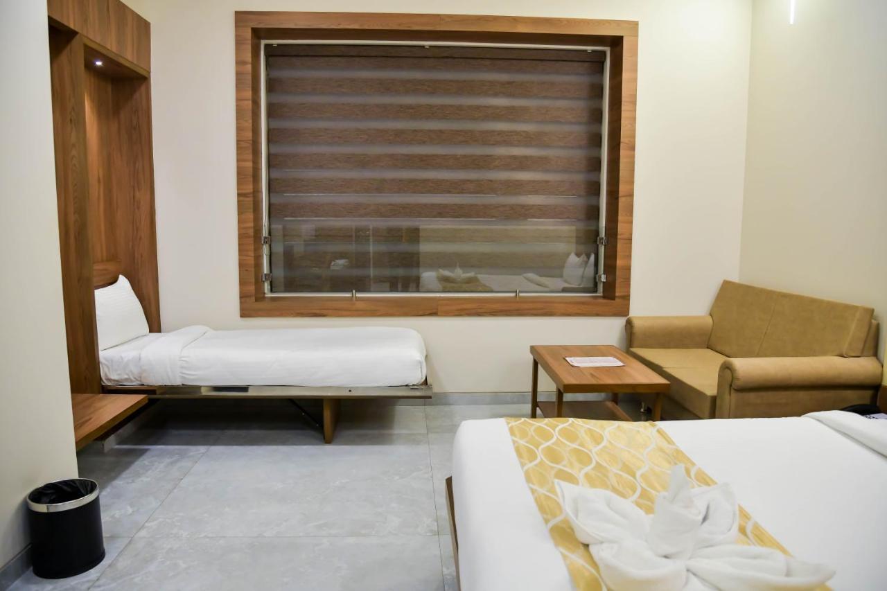 Shree Ganga Smb Hotels Удджайн Екстер'єр фото