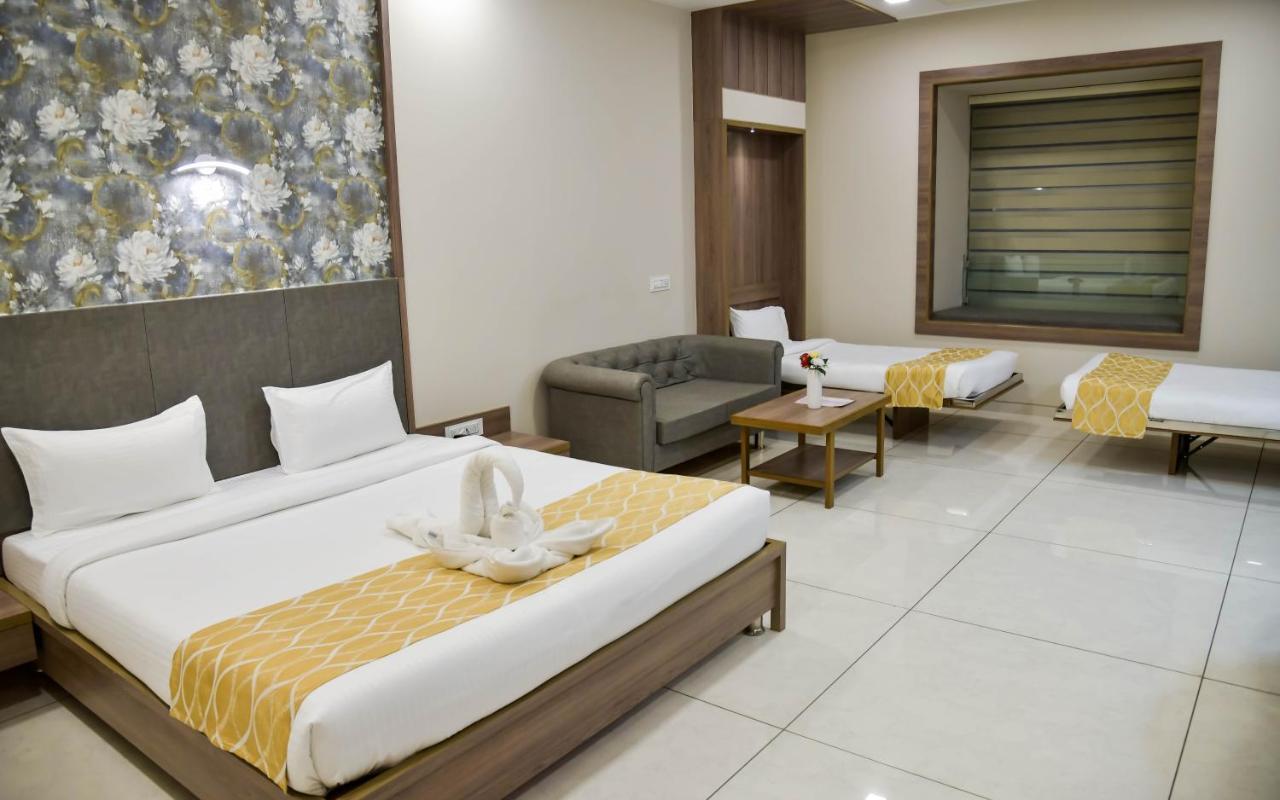 Shree Ganga Smb Hotels Удджайн Екстер'єр фото