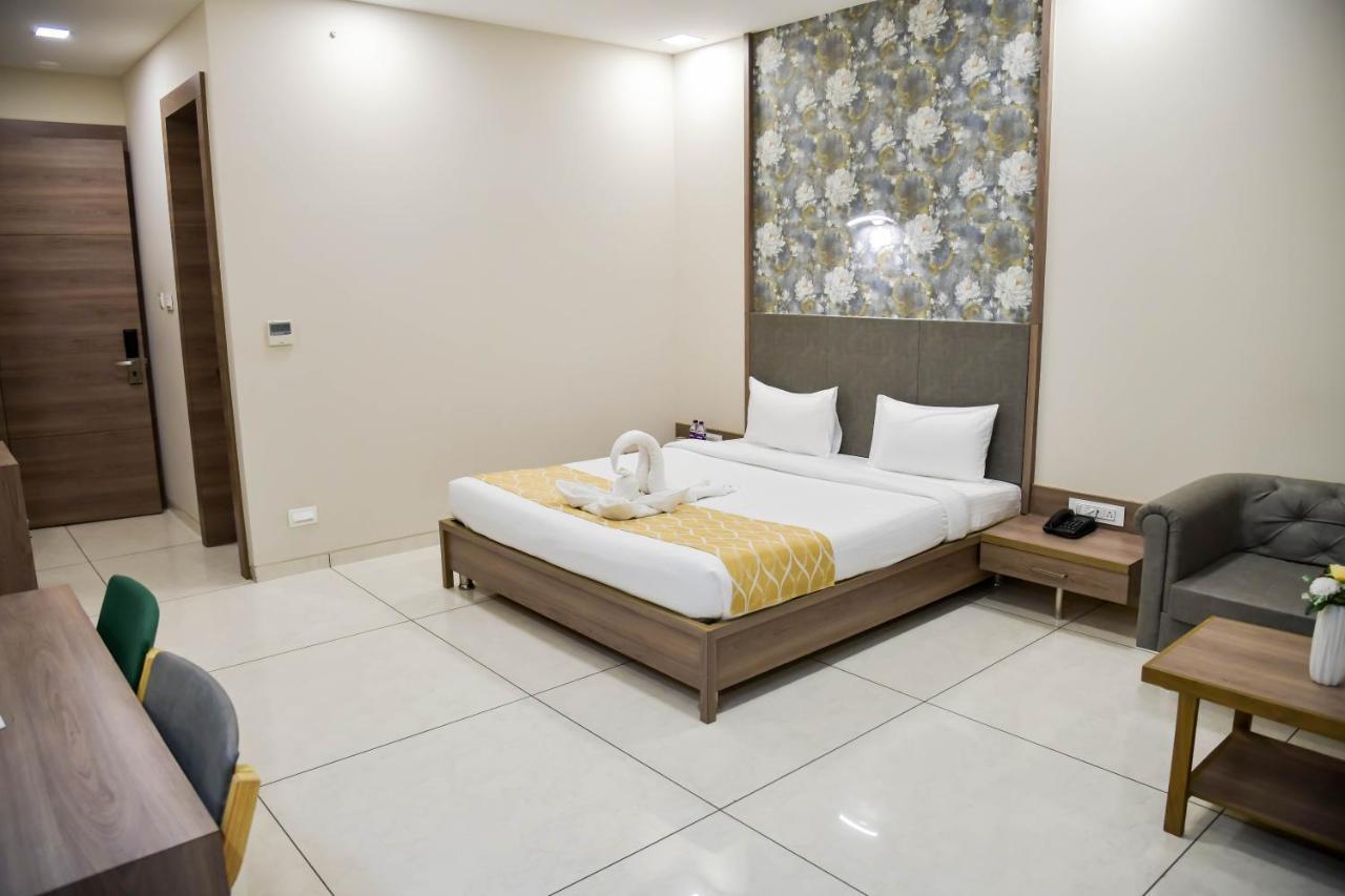 Shree Ganga Smb Hotels Удджайн Екстер'єр фото