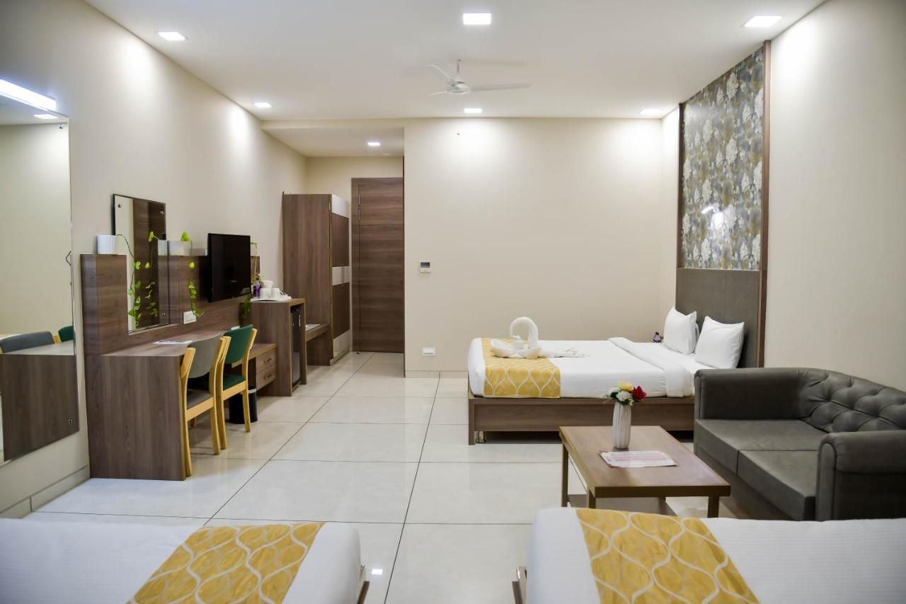 Shree Ganga Smb Hotels Удджайн Екстер'єр фото